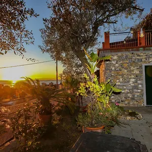  Bed and breakfast Il Cuoco Pescatore, Ittiturismo Lecardonaie Du Pescou Italia
